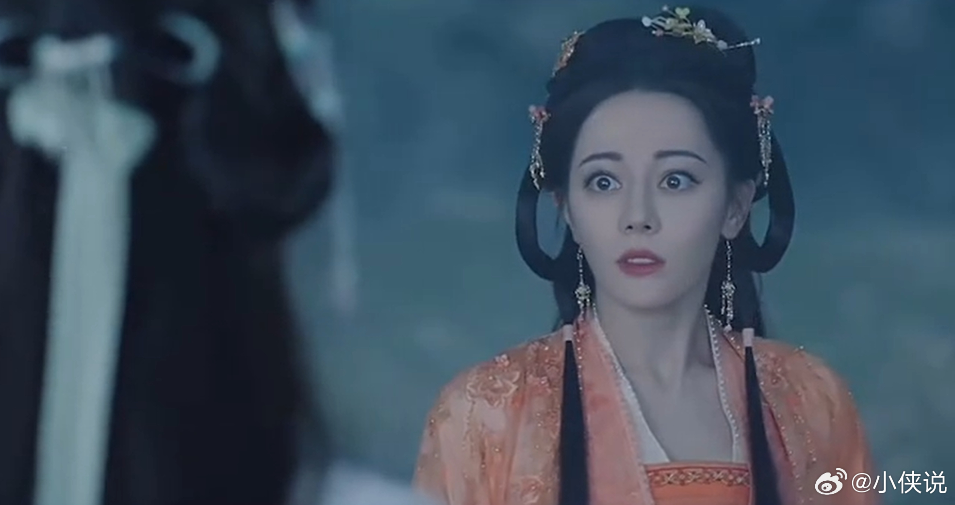 网友辣评迪丽热巴演古装特别像外国人在西安拍汉服之类的写真，看来古装真的不适合她迪