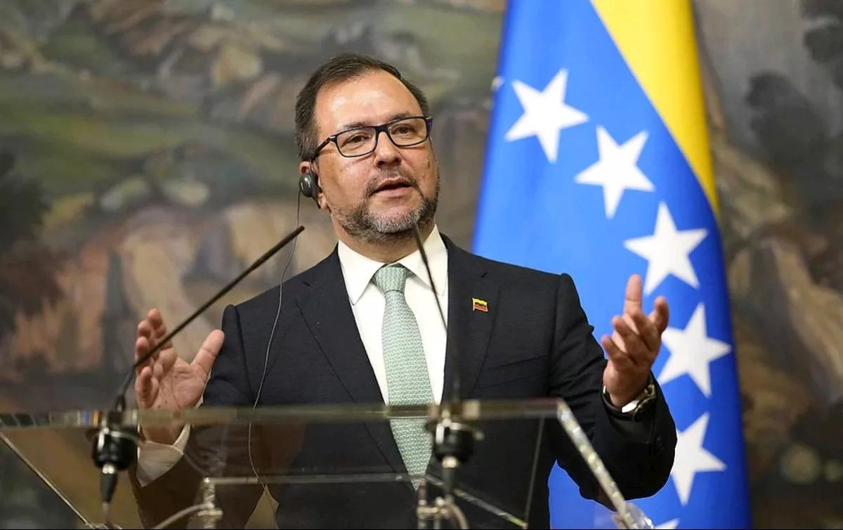 《金融时报》报道，当地时间29日，委内瑞拉外长伊万.希尔发布声明，强烈谴责美国总