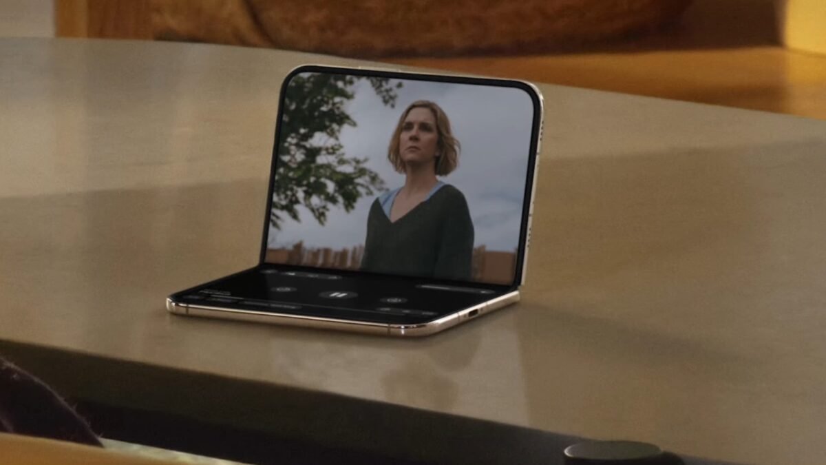 苹果讨论三星在 iPhone Duo 可折叠显示屏中的角色。- 苹果表示，其可折