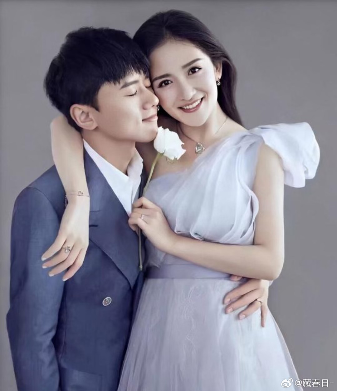 谢娜先表白张杰但没被第一时间答应从这次张杰被推上风口浪尖，谢娜第一时间站出来发声