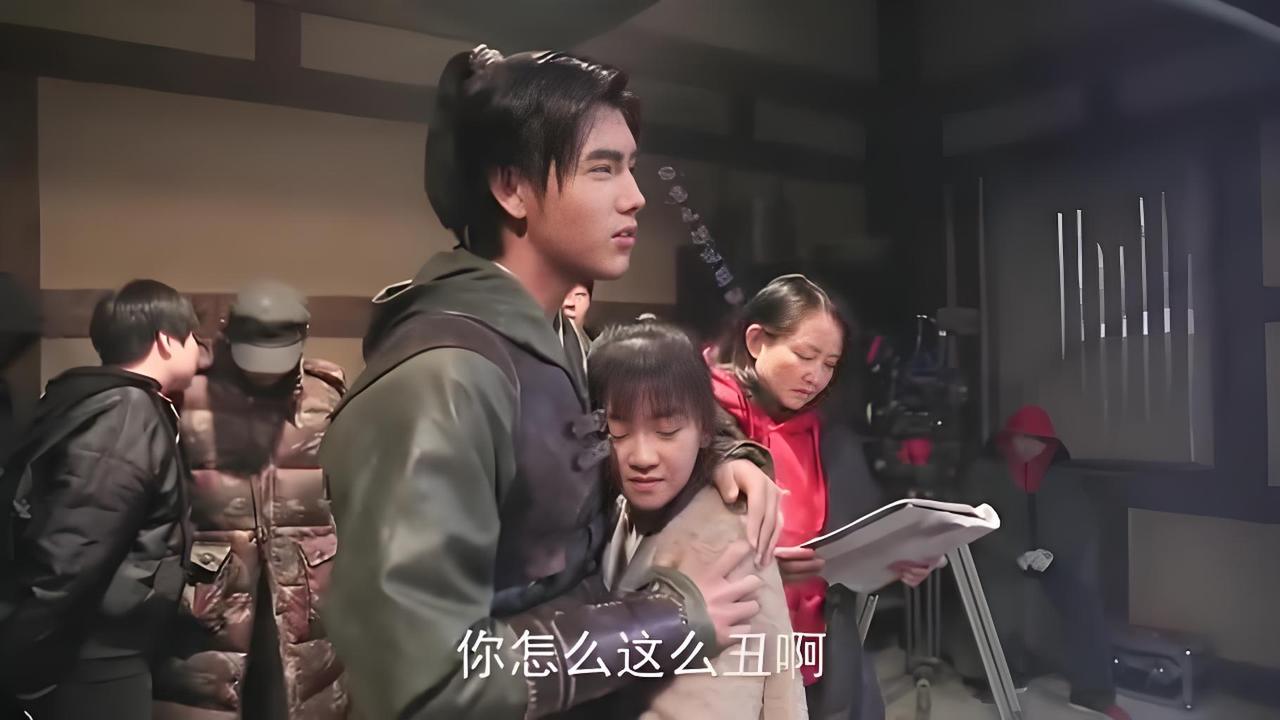 怪不得呀～
资本家的实力～
这就解释通了……

宋伊人，古偶剧《将夜》中女主搭档