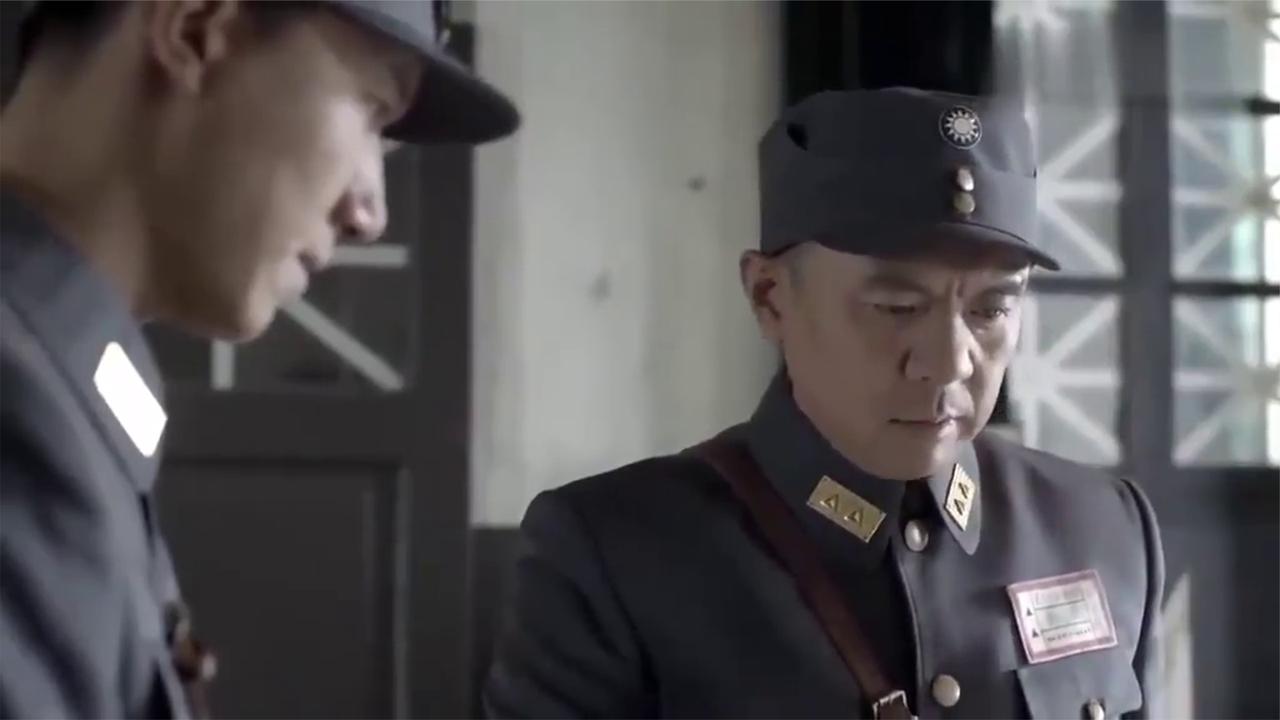 太行山上：漂亮女鬼子沦为俘虏，见老兵体格健壮，当场流露自己的