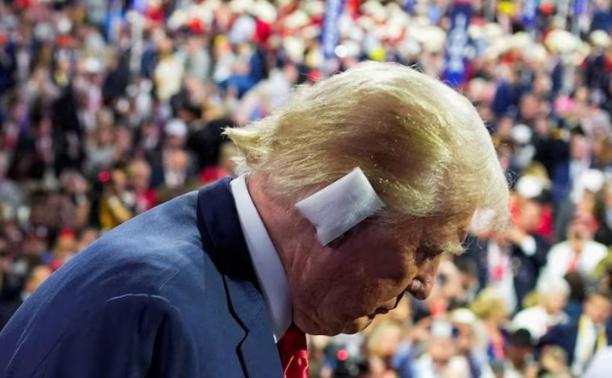 枪声终于停了，白宫还是低下了高昂的头颅！特朗普不得不亲自给民主党州长打电话求和，