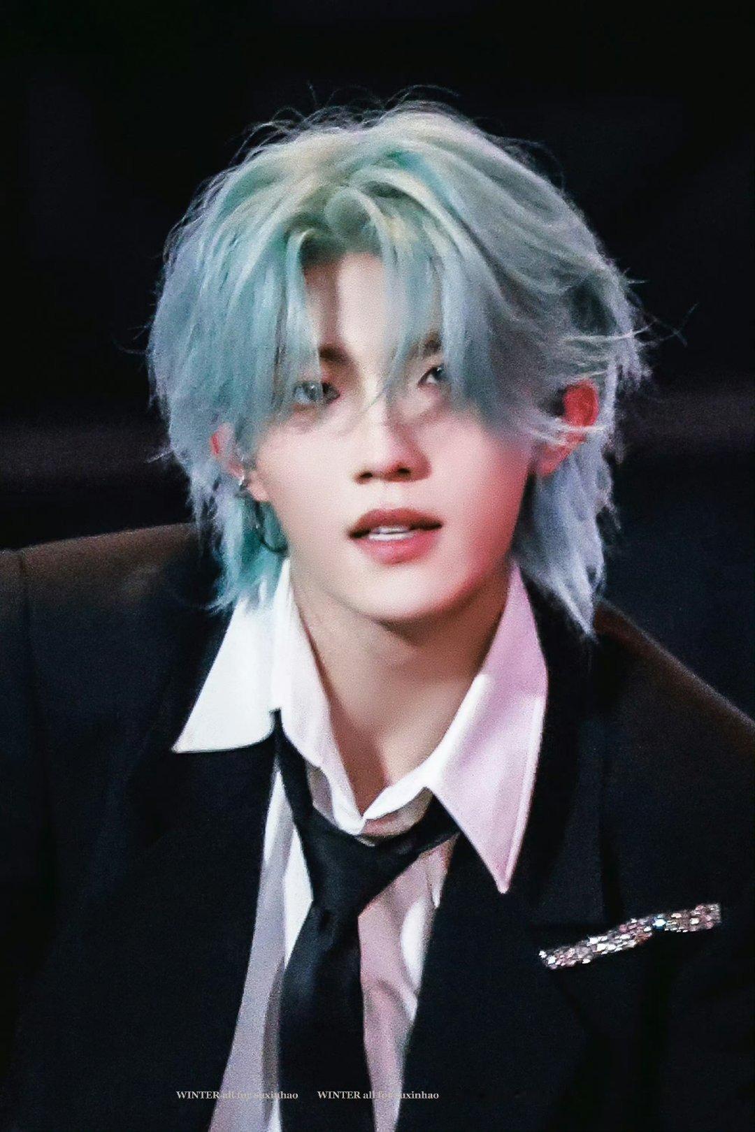 你的意思是上面和下面是同一个人吗苏新皓是主人欧巴哥酱妹宝公主 粉丝爽死了吧这个发