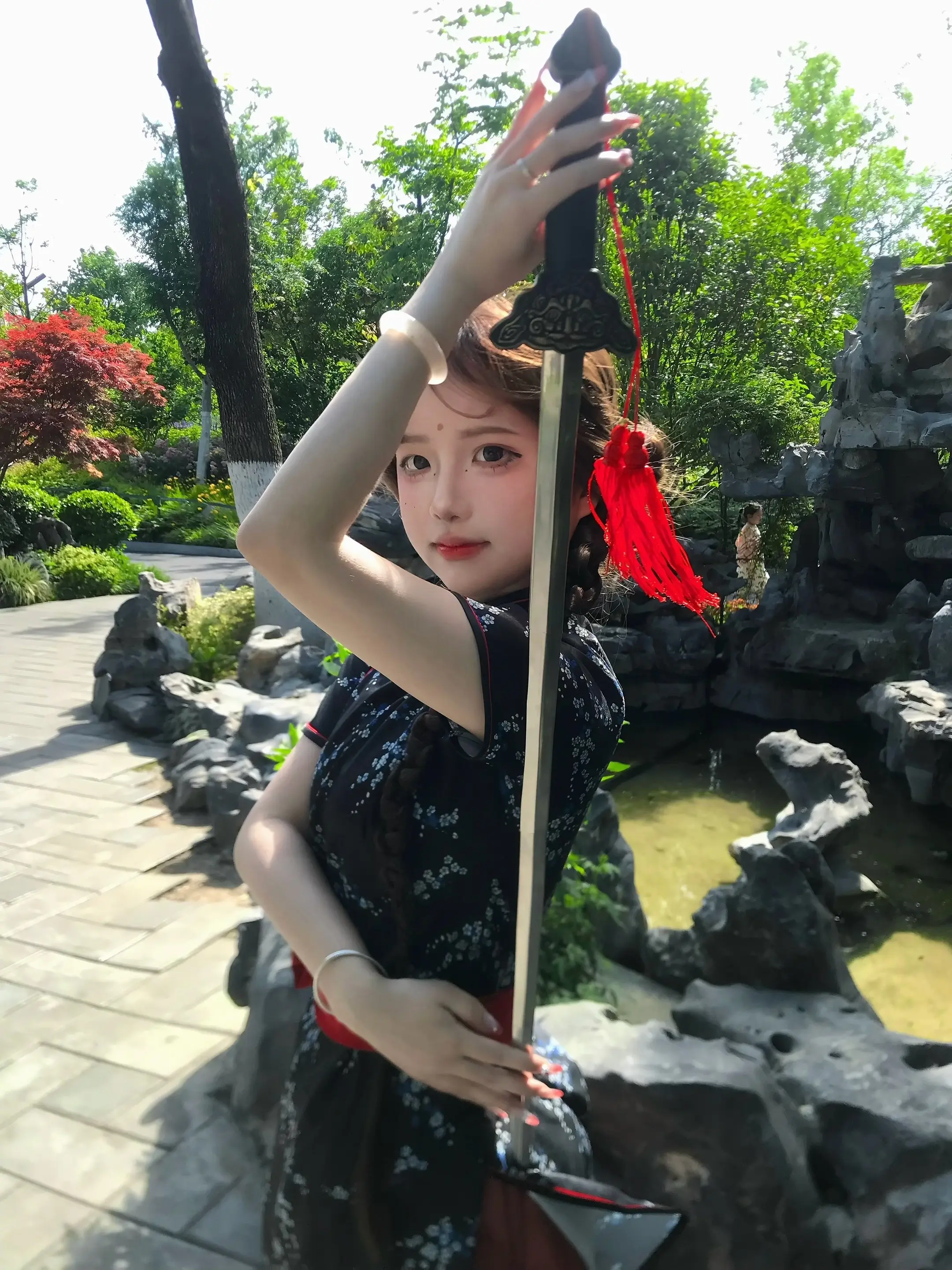 “上山之前，先问过我手里的剑”天天偷懒却武艺超群的小师妹^o^