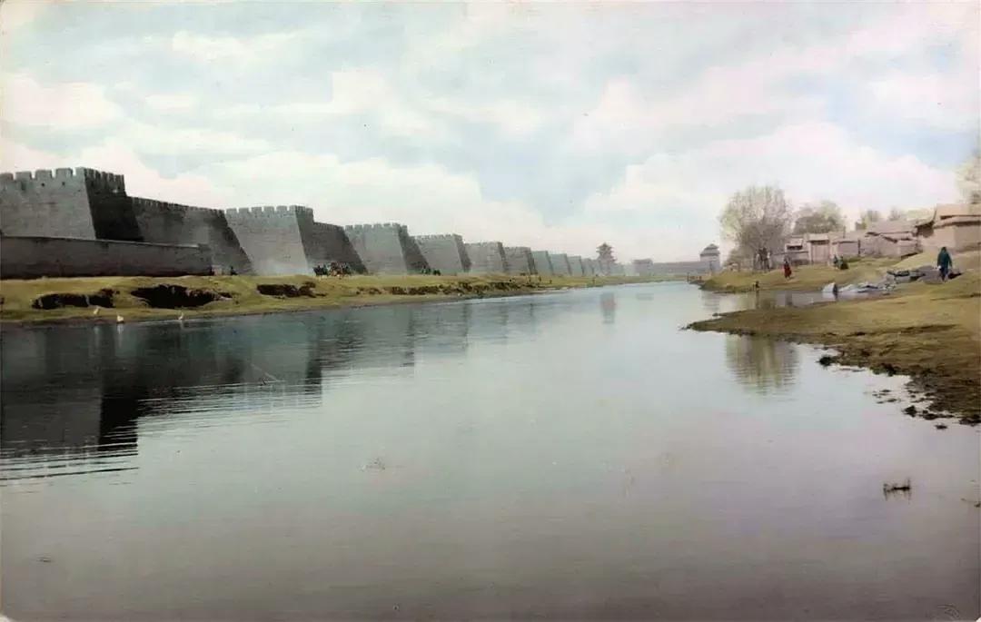 年前的北京城，城墙高大，壁垒森严，尽显皇城气象！