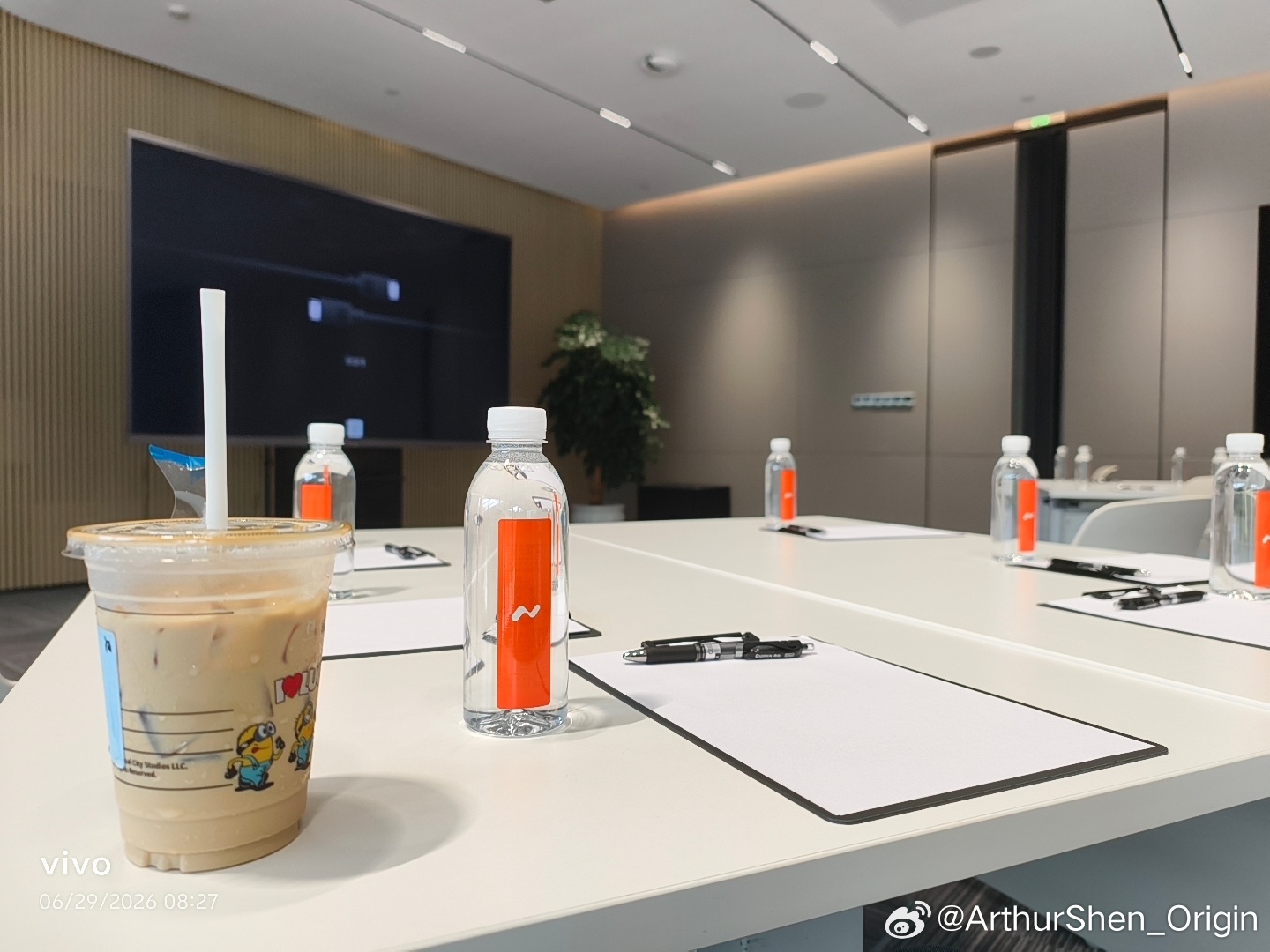 又来上班了，好早...  上海·蔚来汽车