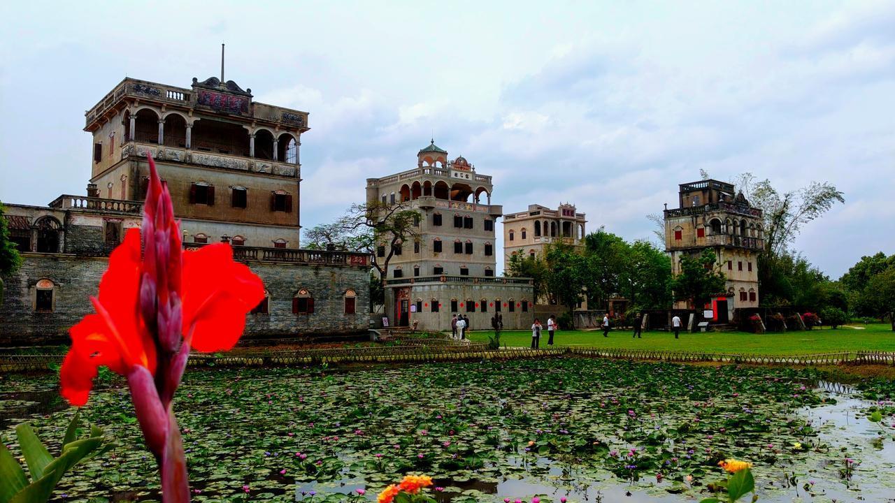 我是想说
​好吧
​毕竟圈起来卖票了
​就不标榜淳朴吧
​但原汁原味的岭南田园风