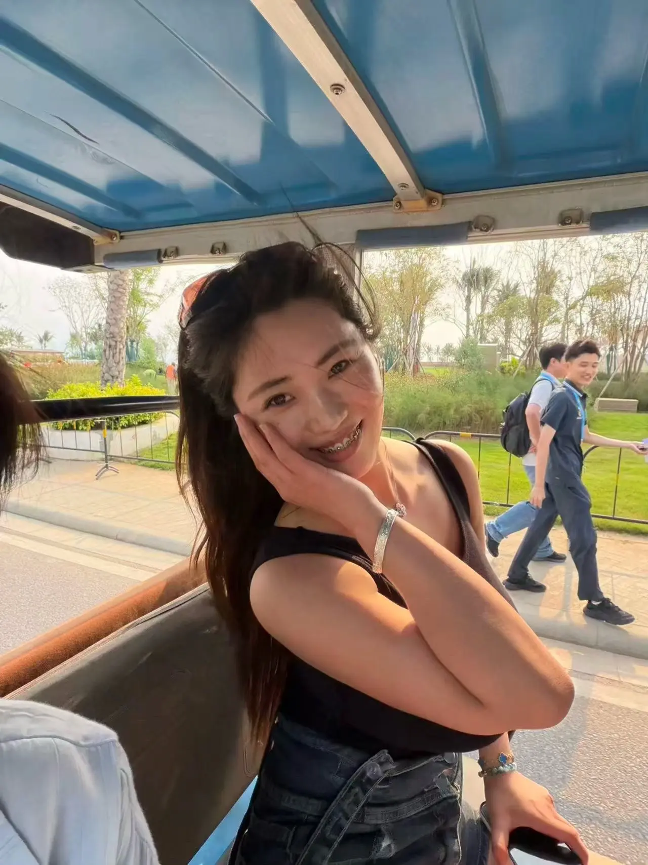 最舒服的关系大概就是不用化妆不用在乎形象肆无忌惮的笑