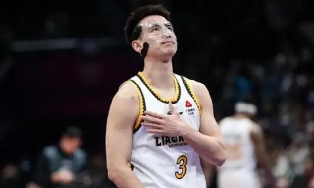 辽宁送给北控八连胜，意不意外？
很意外！北控两位主力邹雨晨和张帆缺战，辽宁张镇麟