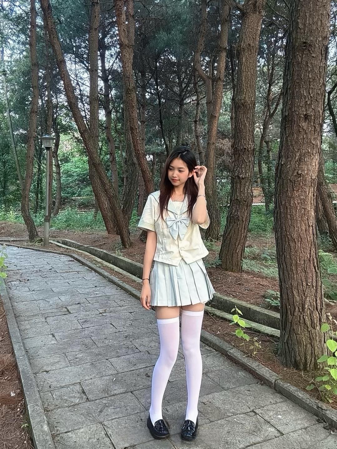 女士的服装要怎样搭配才显气质Jk