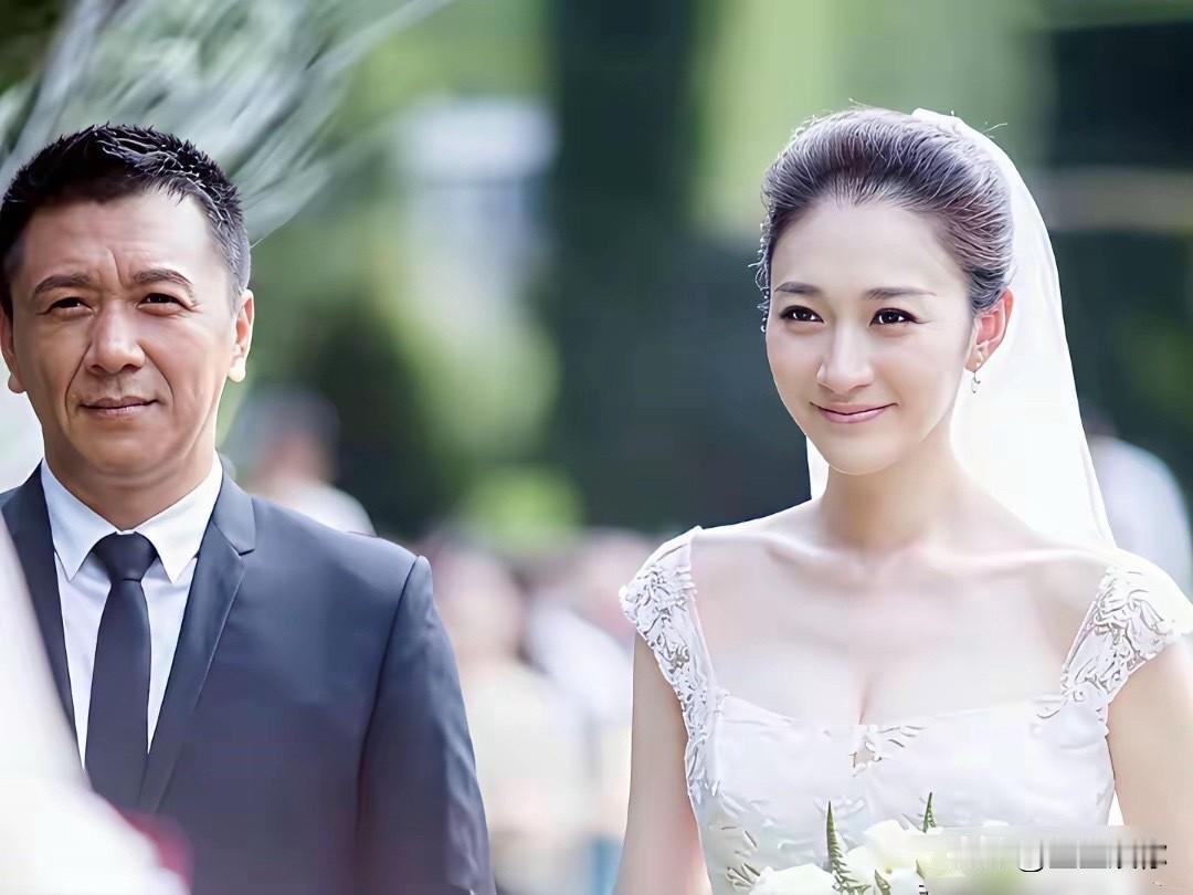 李小冉老公说什么给她“5亿随便花”纯属营销，与财务事实严重矛盾。他公司巅峰年利润