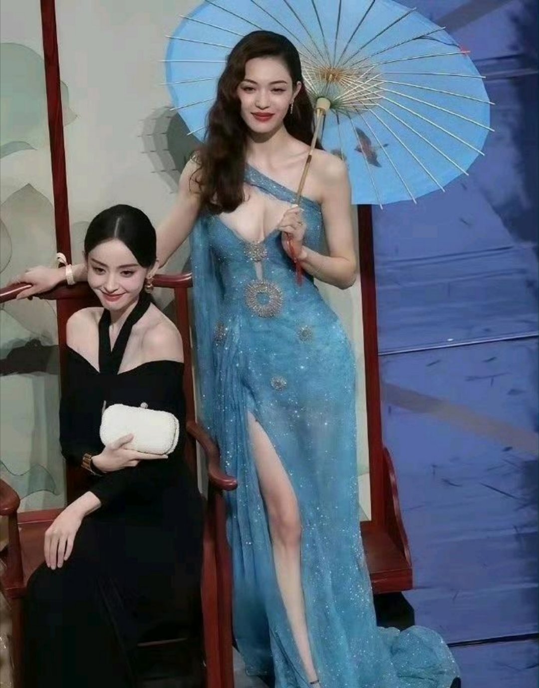 救命！古力娜扎和钟楚曦同框杀疯了，你们第一眼被谁戳中了？ 