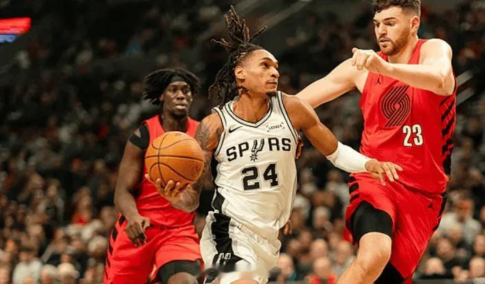 11月27日讯 今天NBA杯马刺客场迎战开拓者的比赛已经结束。全场战罢，马刺以1
