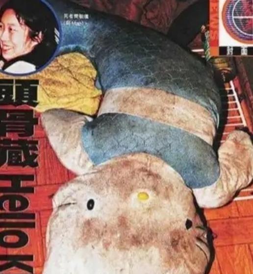 1999年，香港23岁陪酒女樊敏仪，因为拖欠夜总会管账陈文乐几千块钱，被陈文乐等