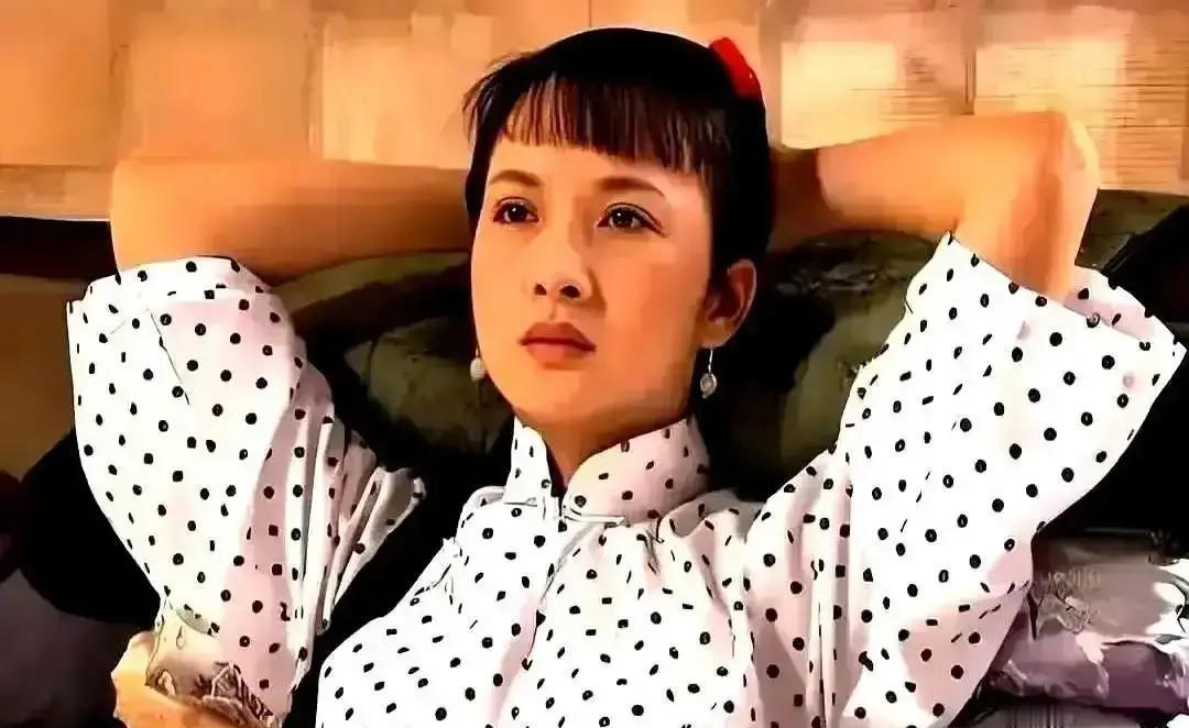 2000年，一个导演押上全部身家，只为换掉已经拍了80集的女主角。
整个影视圈都