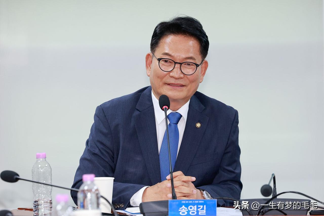 突发密会！李在明私下宴请宋永吉，韩国共同民主党权力大战彻底白热化

韩国政坛暗流