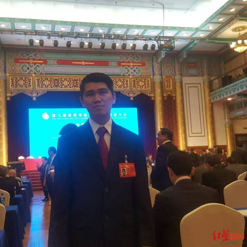 【#马杜罗被强掳后委内瑞拉现状#：货币贬值10%，假消息满天飞，有人选择逃离】#