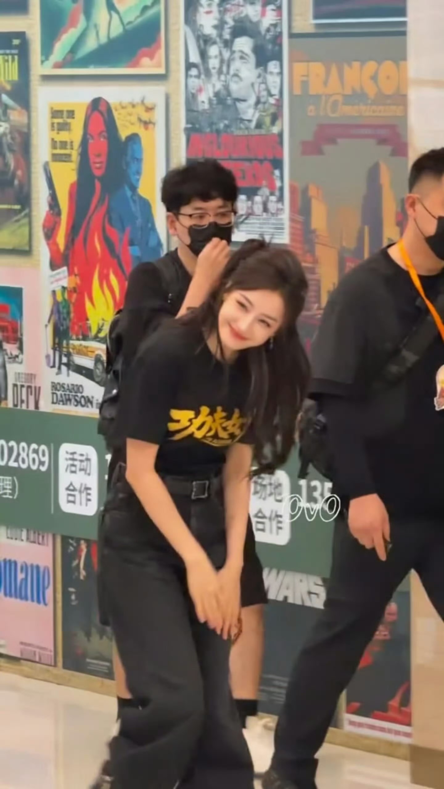 迪丽热巴这个甜甜的鞠躬永远对粉丝真诚回应的热巴看得哈特软软cr.logo 
