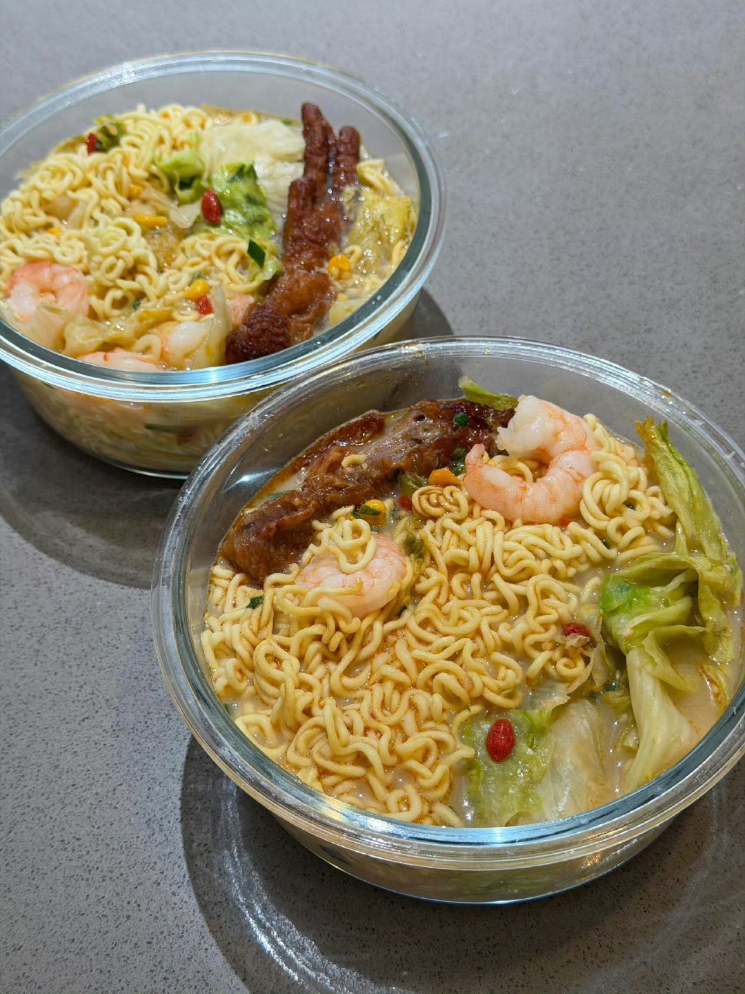 微波炉泡面原来微波炉也能做出好吃的泡面，我之前居然一次都没试过，下次必须尝试一下