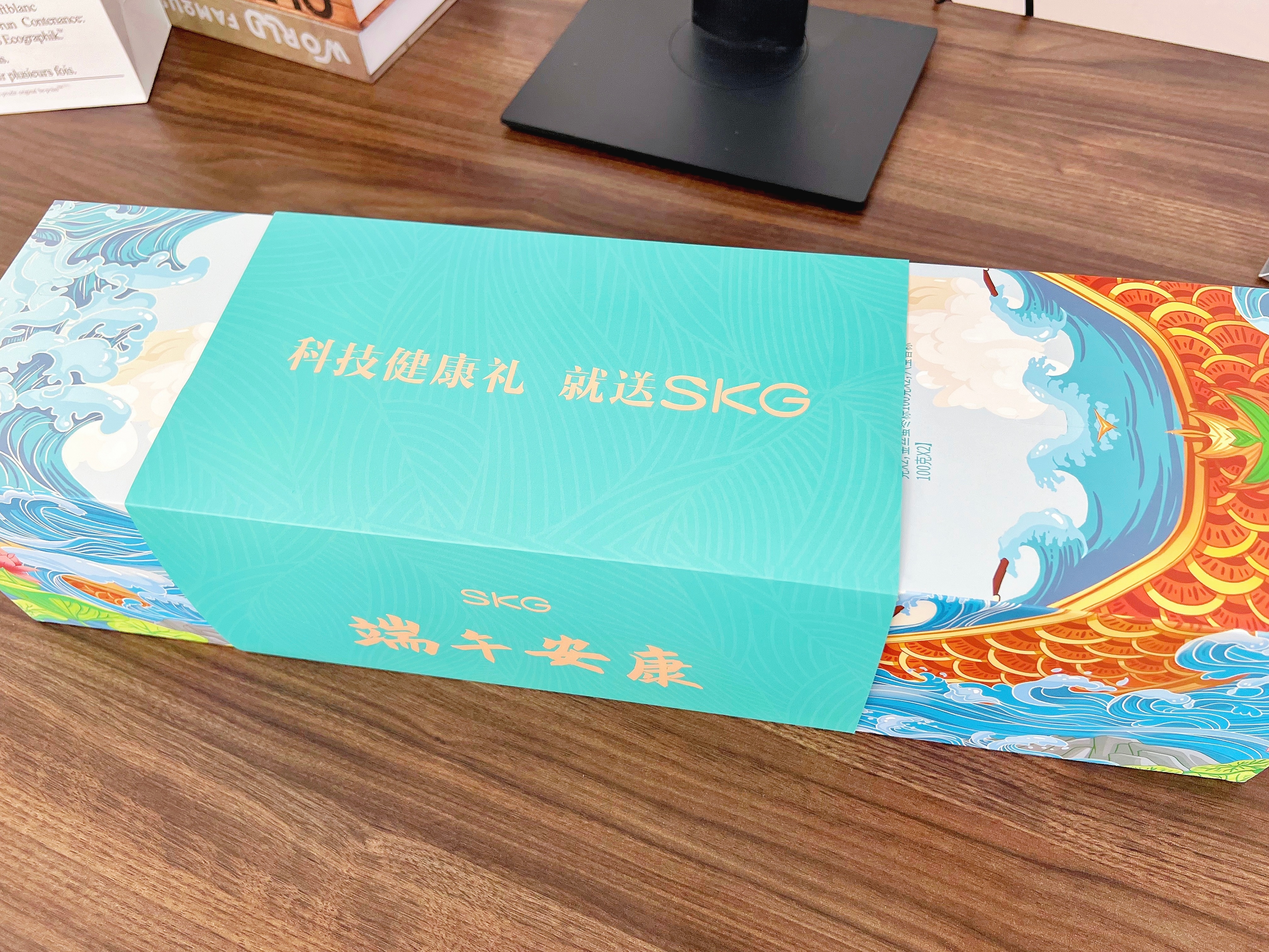 感谢SKG未来健康送来的乘风破浪粽礼盒，这个端午可以吃上粽子了！科技健康礼，就送