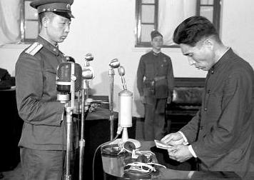 1942年，赵培宪被俘，日军拿他练刺杀，他反复扭动双手，摸到了松动的裤腰带，找到