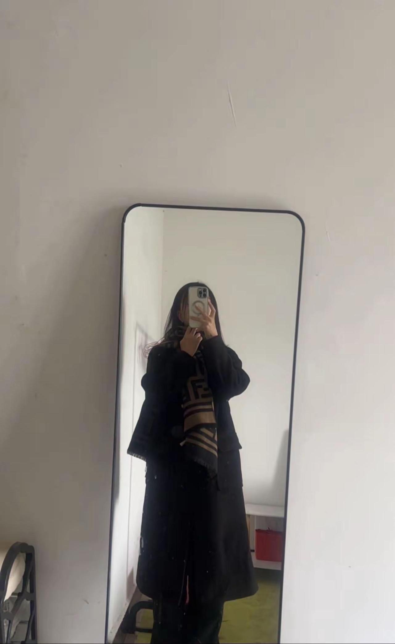 喜欢胸大的又嫌弃人家胖，喜欢瘦的又嫌弃人家没胸，身边有个高的又说个矮的小巧，身边