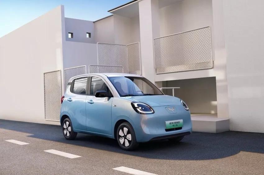 街角的甜——我的缤果时光，晨雾还没散时，我总爱摸着缤果的芋泥紫车漆出门。珠光在朝