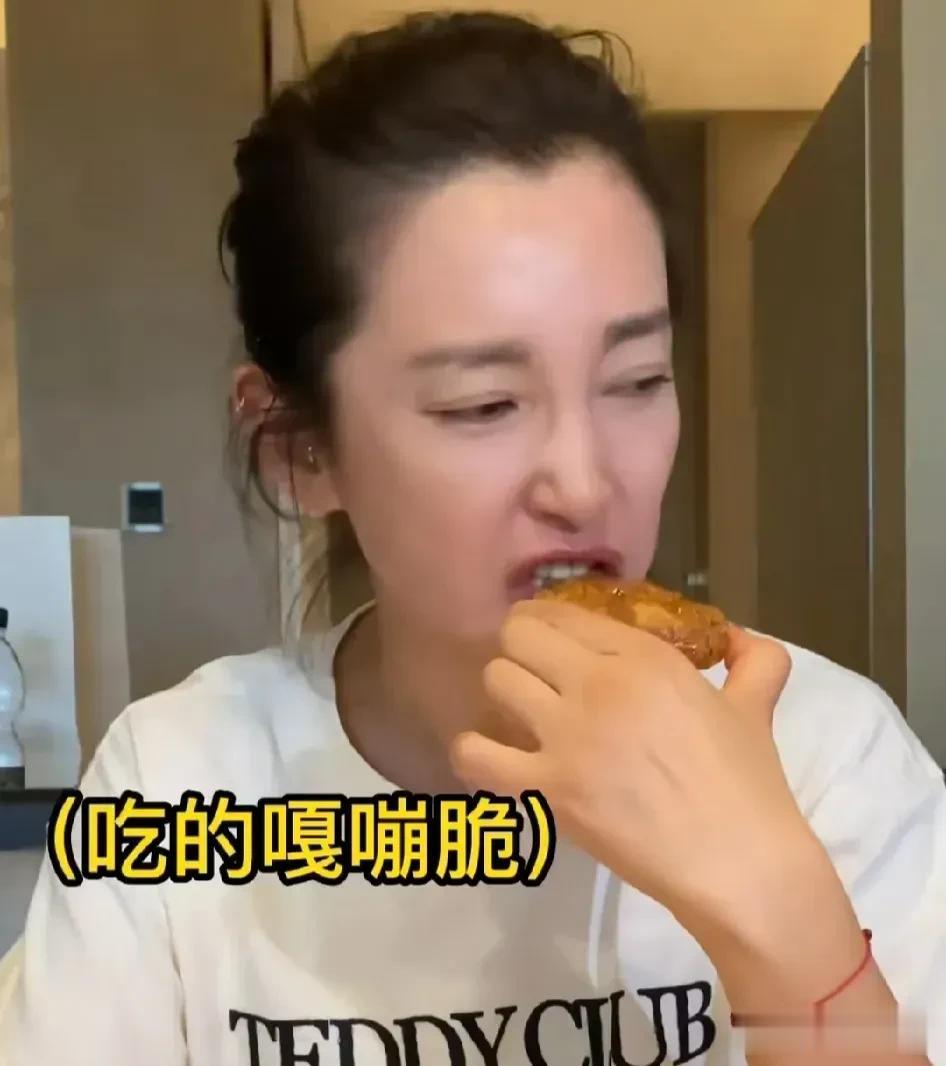 明星真的不要乱立人设，平时一些话也不要说得太过，因为网络都是有记忆的。例如像李冰
