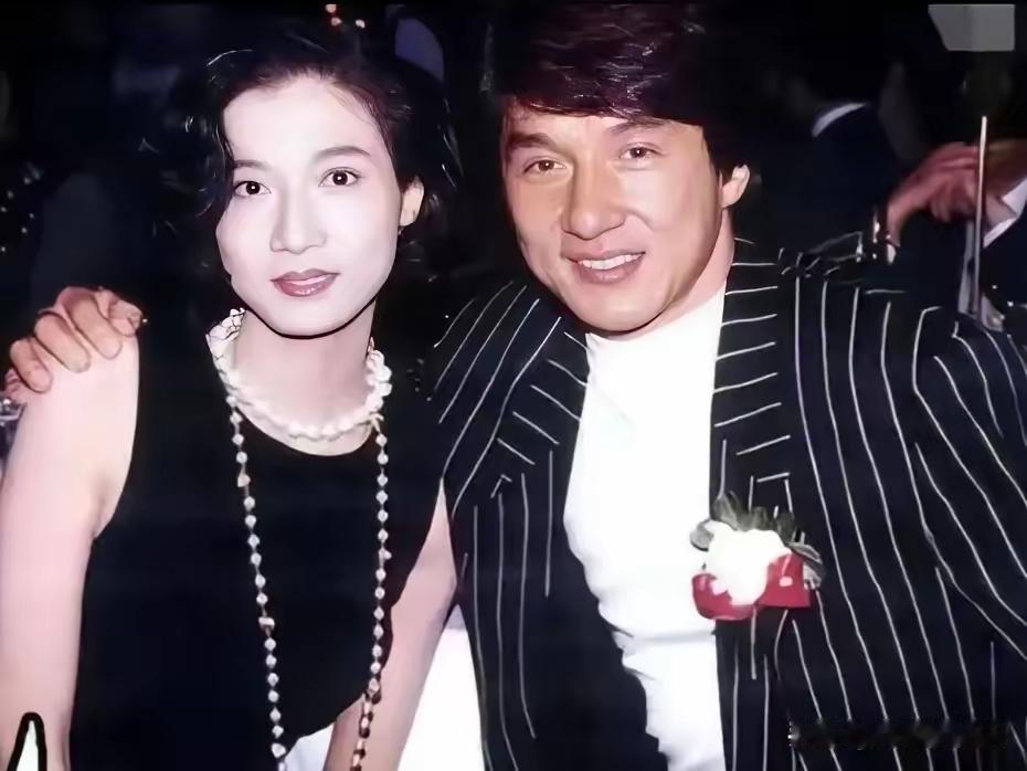 现在回看吴绮莉真是个好女人，成龙“攻击”女人💰的问题上过于以偏概全了。

 她