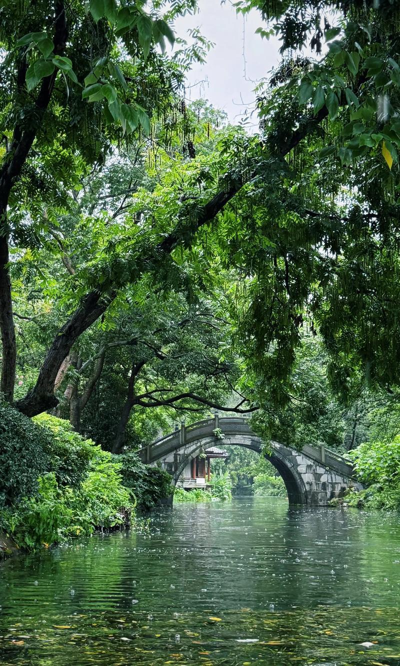 下联：秘境有仙踪。

（图片来自网络）