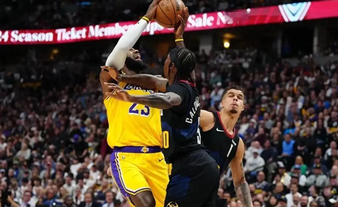 掘金不会给面子，湖人要自己努力了，争取赢下一场，回馈球迷。
第一，掘金是全力想4