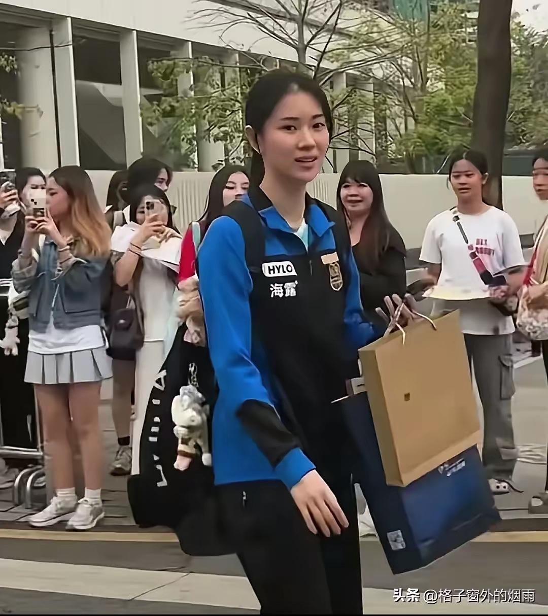 刘国梁下来了，有的人把他捧上了天，我觉得中国乒乓球的强大并不是教练的强大，而是我