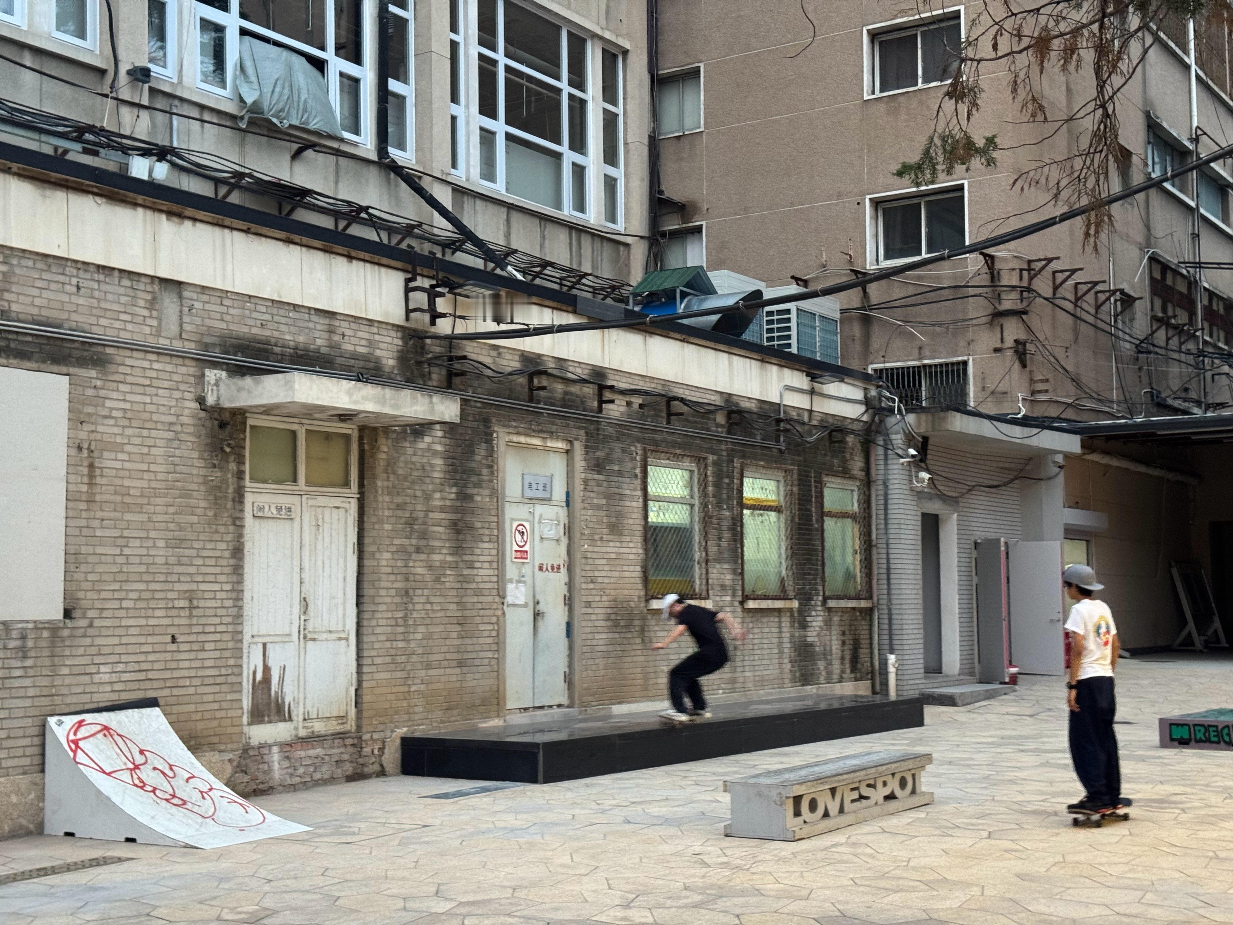 北京少有的洋气地方，还得是我们大东城使馆区（今日手残党成功编成了小麻花辫儿[酷]