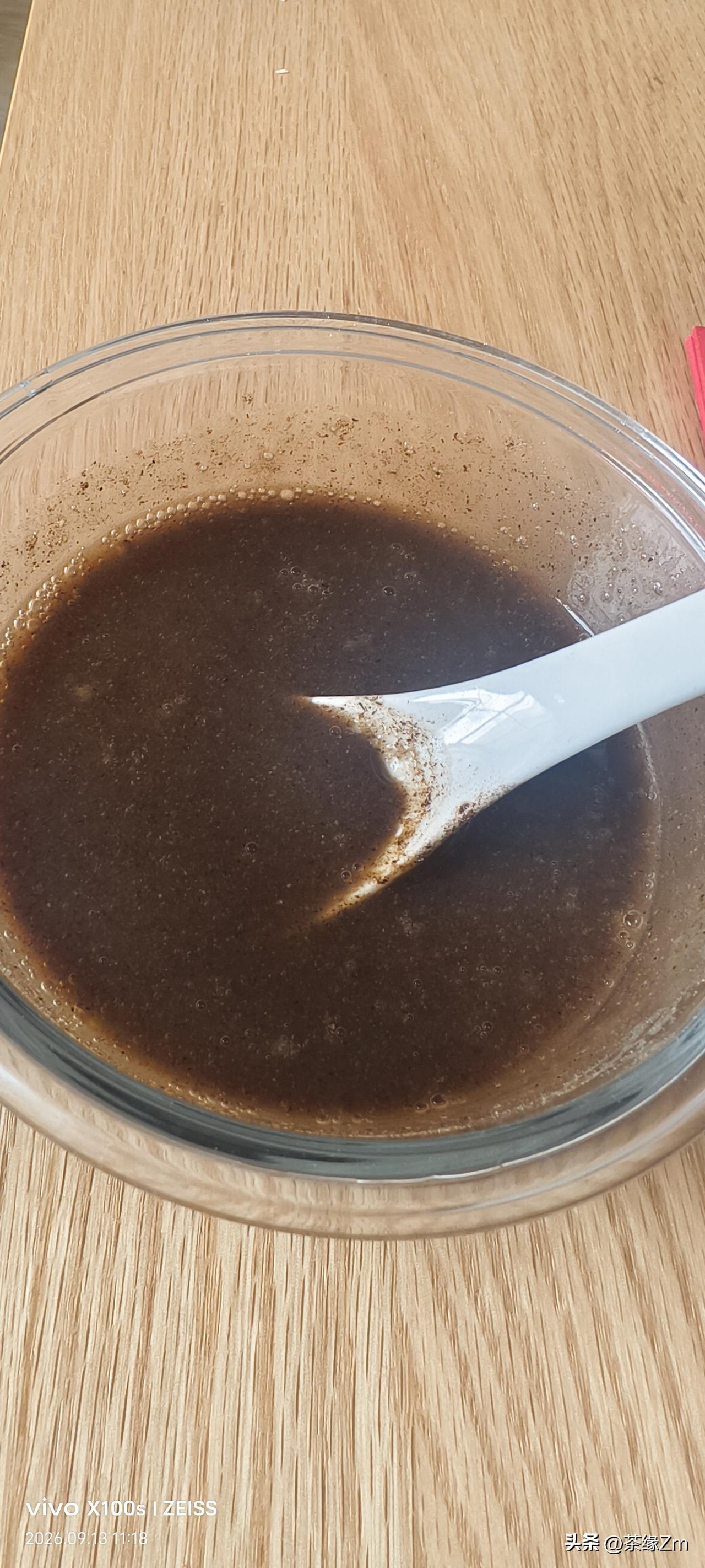 天天盯着这碗糊，实在是难以下喉，难喝到了极点，可为了让身子更结实些，病痛少些，总
