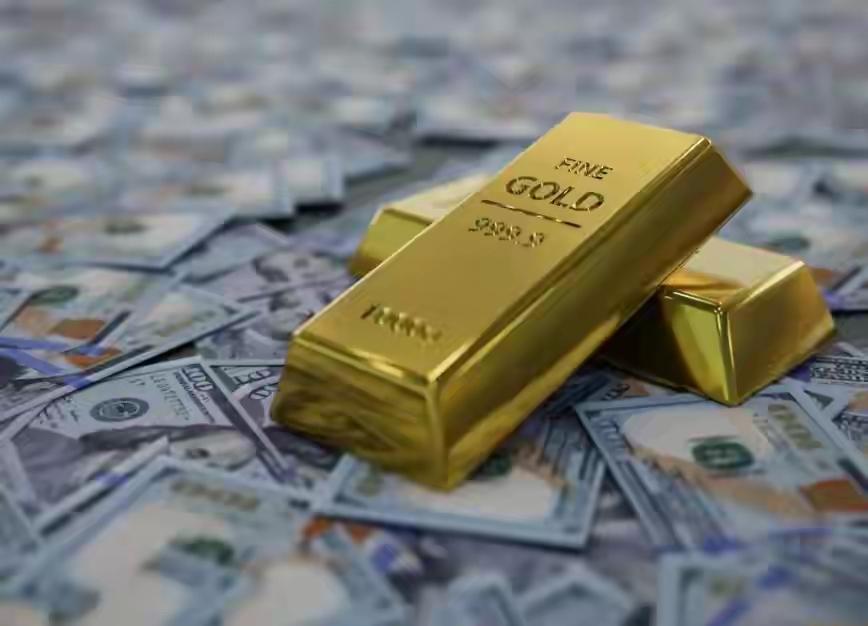 别被朋友圈铺天盖地的金价大涨消息冲昏头，盲目扎进现货黄金市场真的容易踩大坑。
首