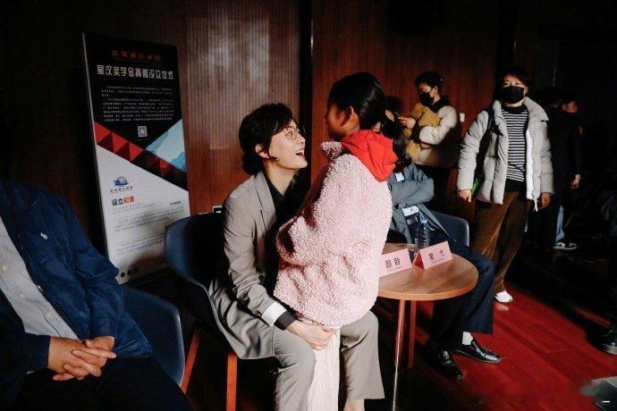 孙俪发文感谢邓超孙俪发文夸邓超从孙俪的长文能看出，邓超不仅是贴心伴侣，更全力守护