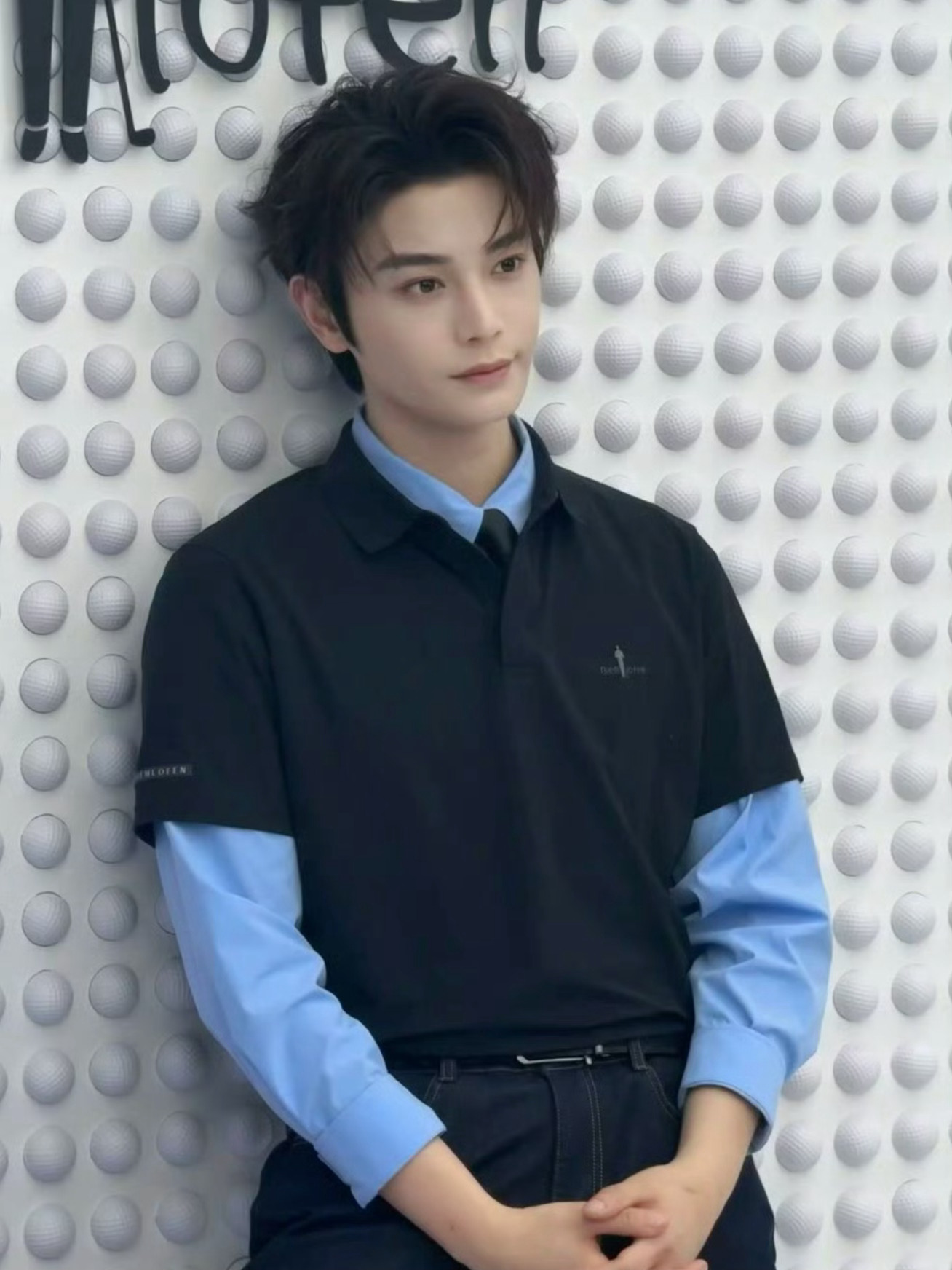 有空撩他一下，让他满脑子都是你1. 他说“加油哦”普通：谢谢，我会的高情商：油量