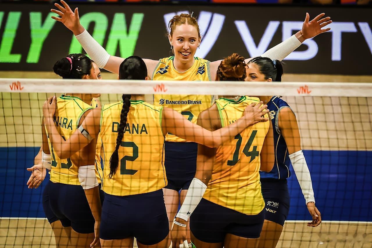 国际排坛动态巴西女排巴西队3-1（25-17/25-15/25-27/25-23