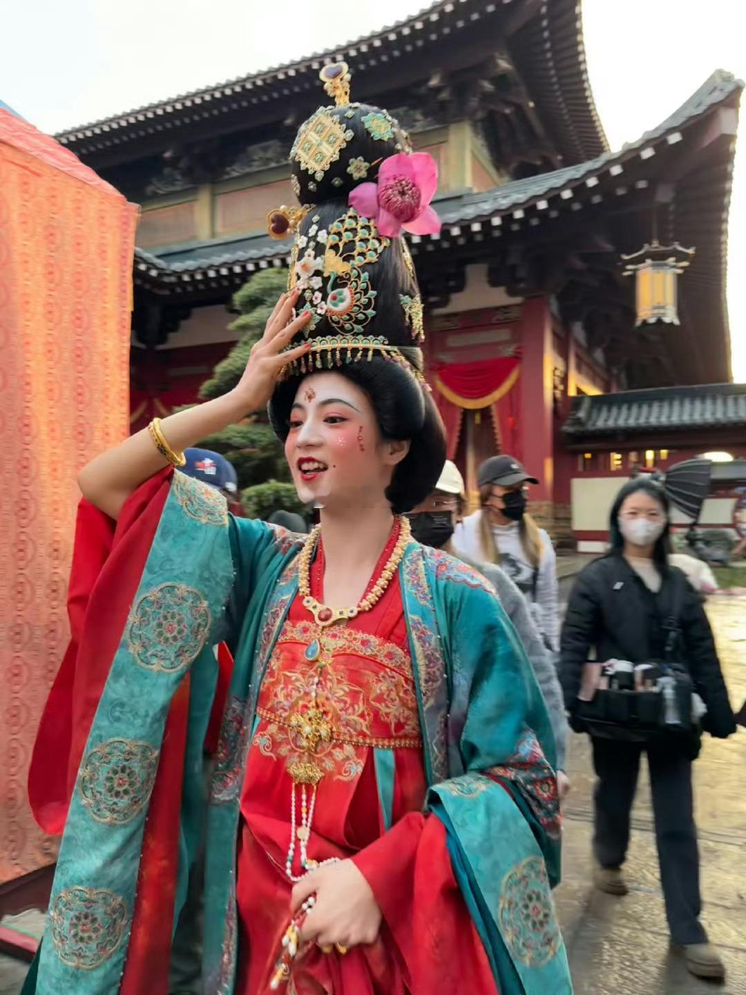 锦绣芳华主演张雅钦 从《国色芳华》就被张雅钦狠狠圈粉！她既能灵动演绎角色的娇俏，