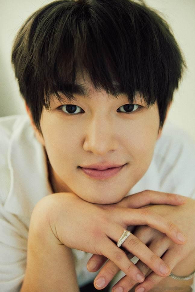 曝SHINee温流曾给注射阿姨留言 据韩媒，近日，随着朴娜莱卷入的 “注射阿姨”