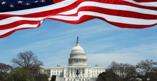 以前是美军方不想打仗，美国的民主党和共和党都想和中国打仗，现在不一样了，连五角大