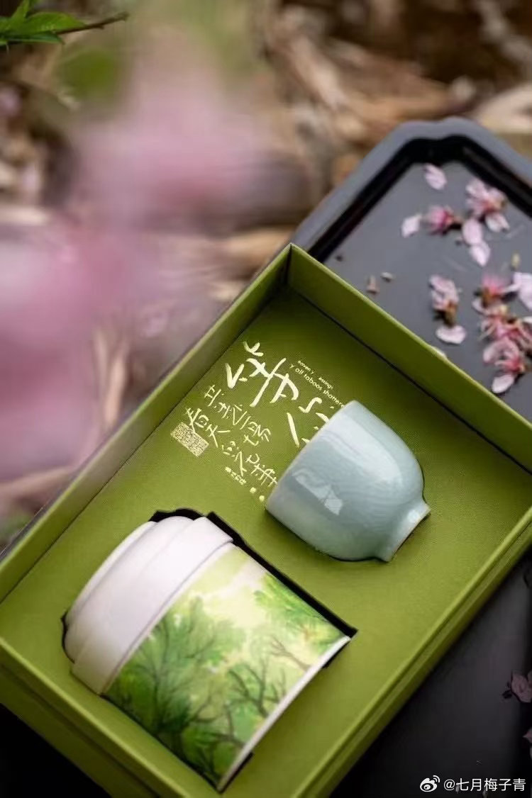 当功德换取了巨大的名利，那就等于0了。是用生命的长度换取了深度和宽度。如果自身不