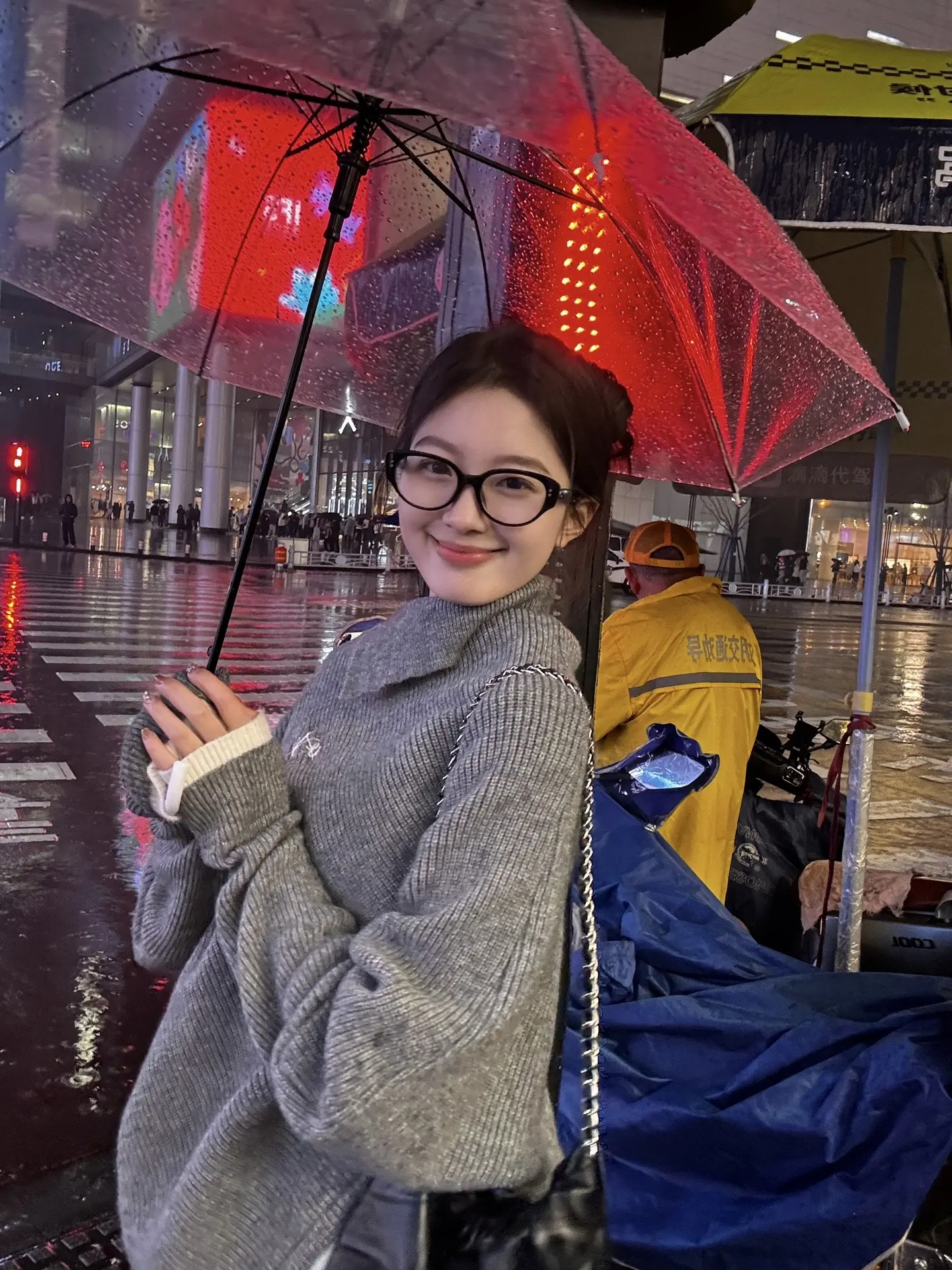 亲爱的我自己 唯一的 漂亮的 健忘的 时而暴脾气的又时而向无奈妥协的