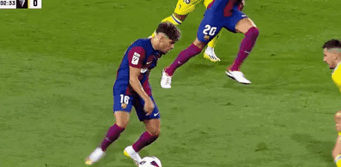 西甲巴塞罗那2-0加的斯，总结有四：

（一）犯规不给黄牌，不过投诉要吃黄牌

