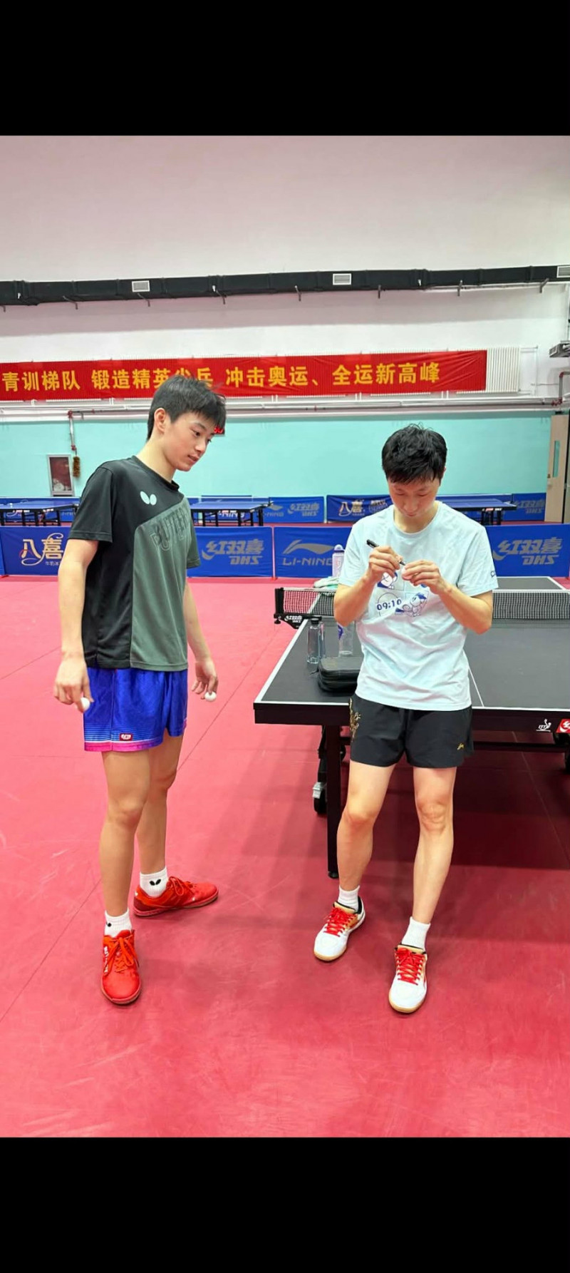 【台媒】17岁的台南小将郭冠宏之前曾透露，他的梦想是有朝一日能和中国传奇名将马龙