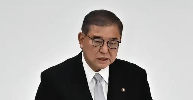 九三阅兵在即，石破茂突然抛出了一个惊雷！

要知道，在1995年，当时的日本首相