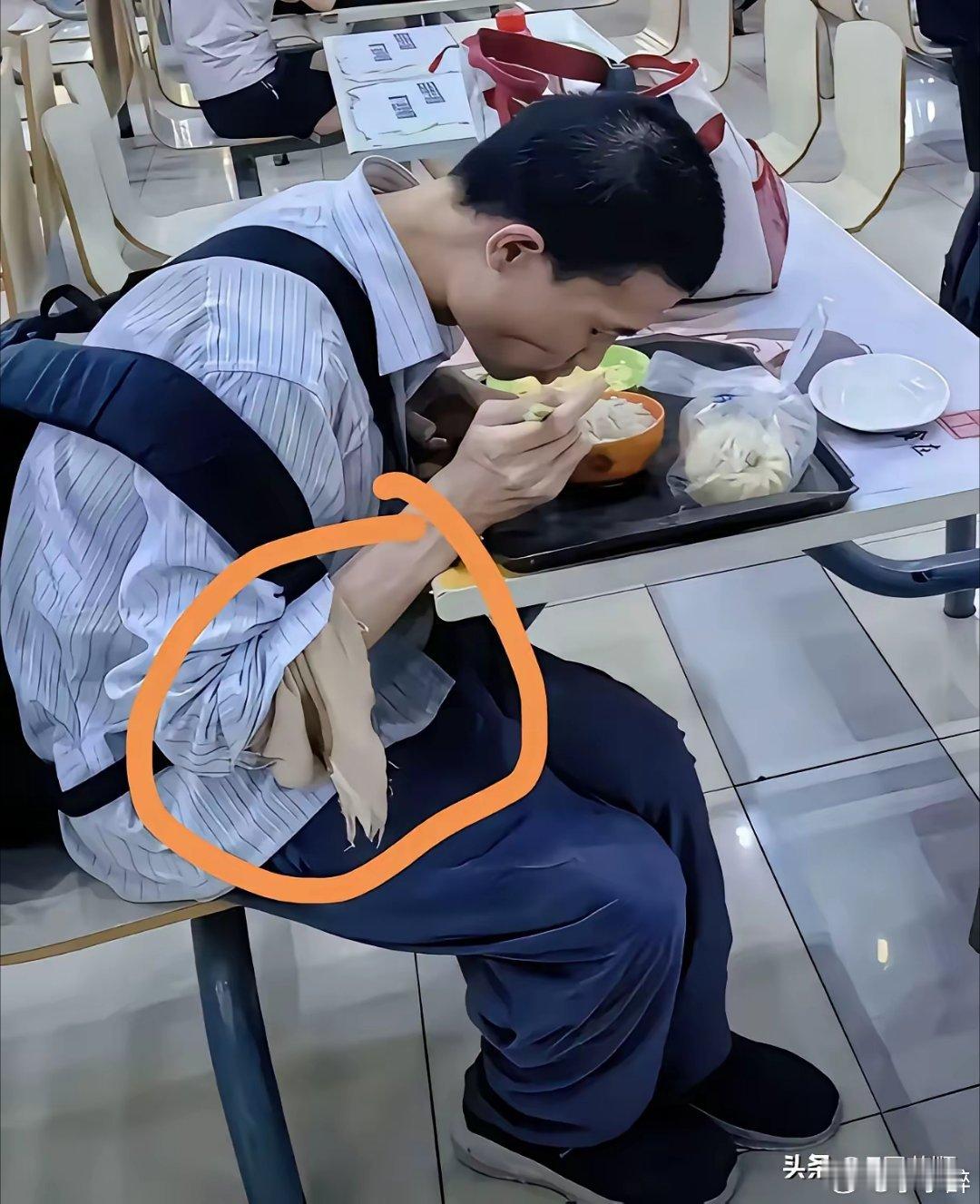 韦神开设视频账号我真是不懂，国家这么个数学天才，为什么不配个生活秘书？韦神的妈妈