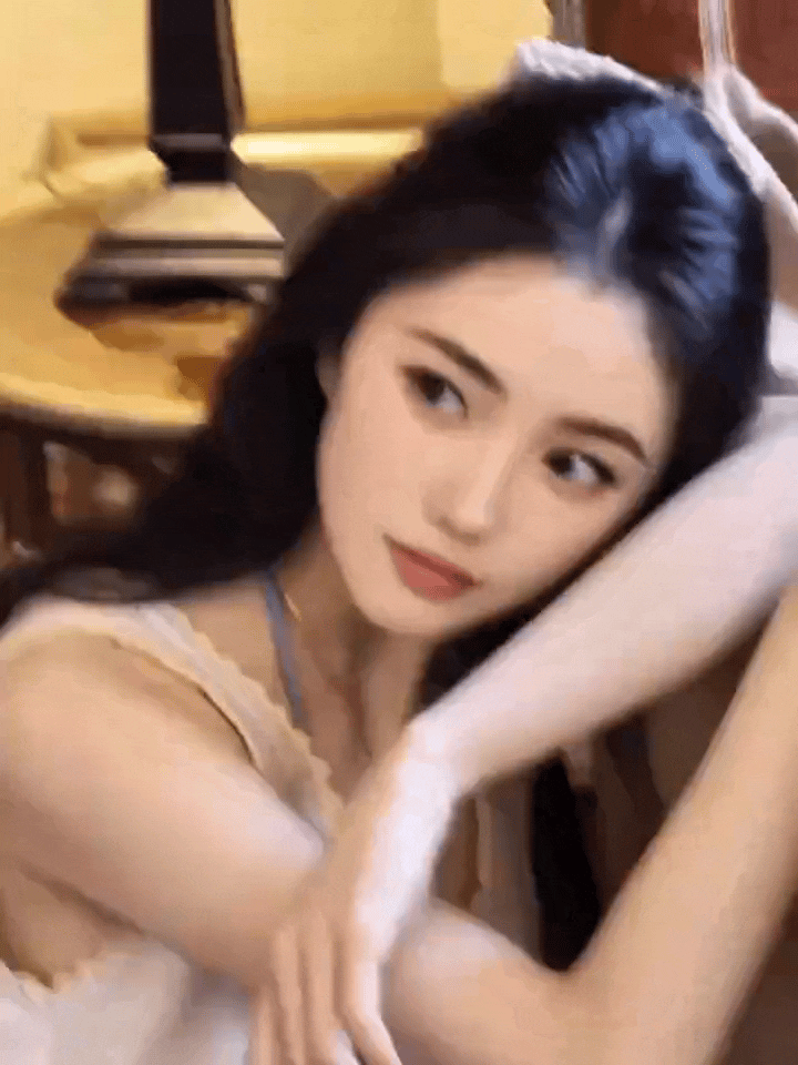 将来的国民女神刘浩存，目前还在成长中！