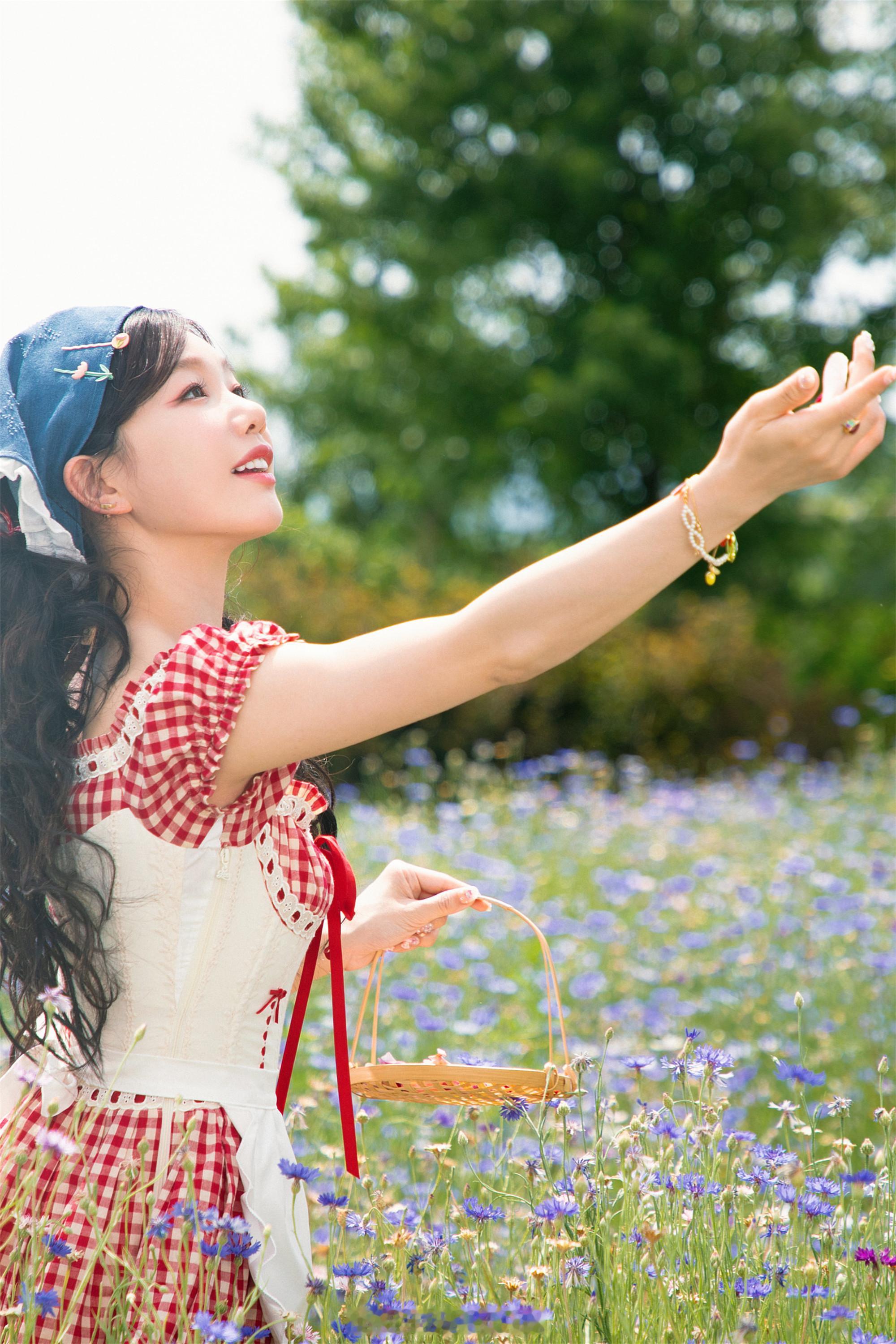 徐梦洁夏日采花少女 ​​​